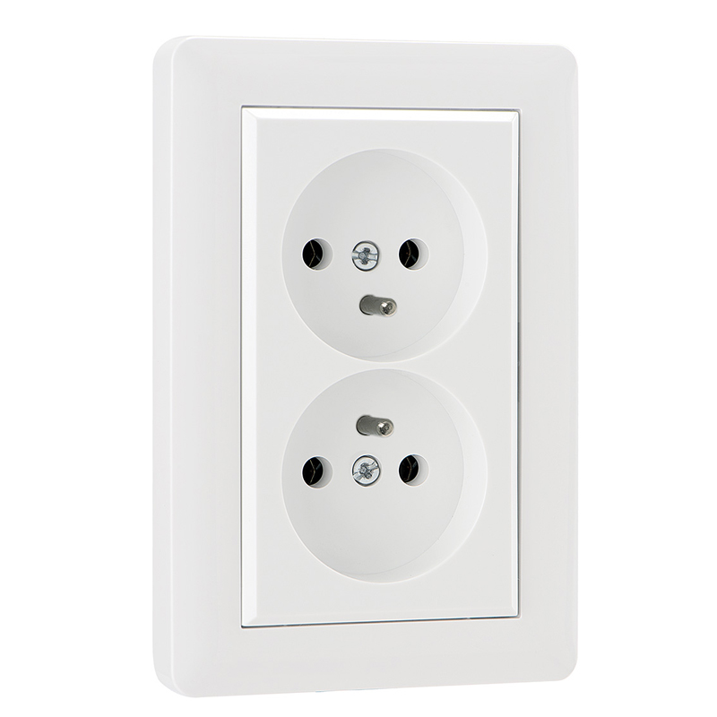 Double Socket-Outlet with Earthing Pin