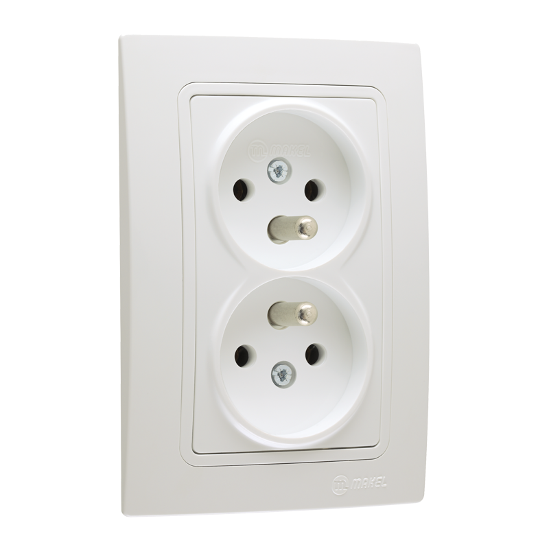 Double Socket Outlet with Earthing Pin