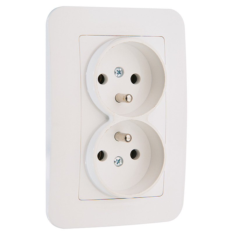 Double Socket Outlet with Earthing Pin