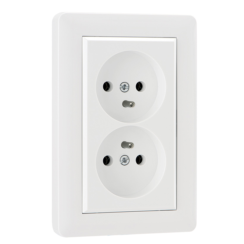 Double Socket-Outlet with Earthing Pin