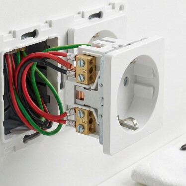 Ev ve Ofisler İçin Anahtar-Priz Seçimi: Tasarım, Modül Uyumu ve Montaj Kriterleri