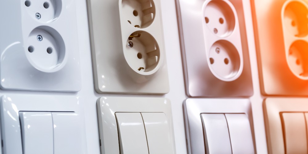 Akıllı Prizler ve Akıllı Anahtarlarla Gece Uyumu: Konfor ve Güvenlik Yaklaşımları