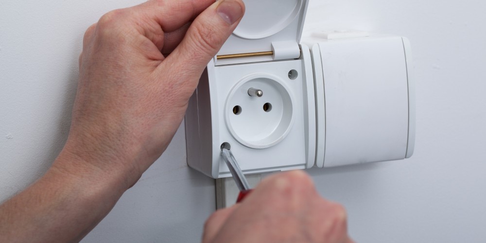 Makel IP44 & IP55 ile Gölgeli Yaşam Alanlarında Aydınlatma