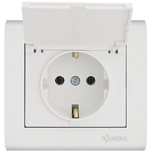 EARTHED SOCKET OUTLET WITH COVER