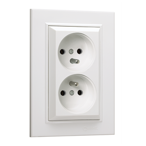 Double Socket Outlet with Earthing Pin